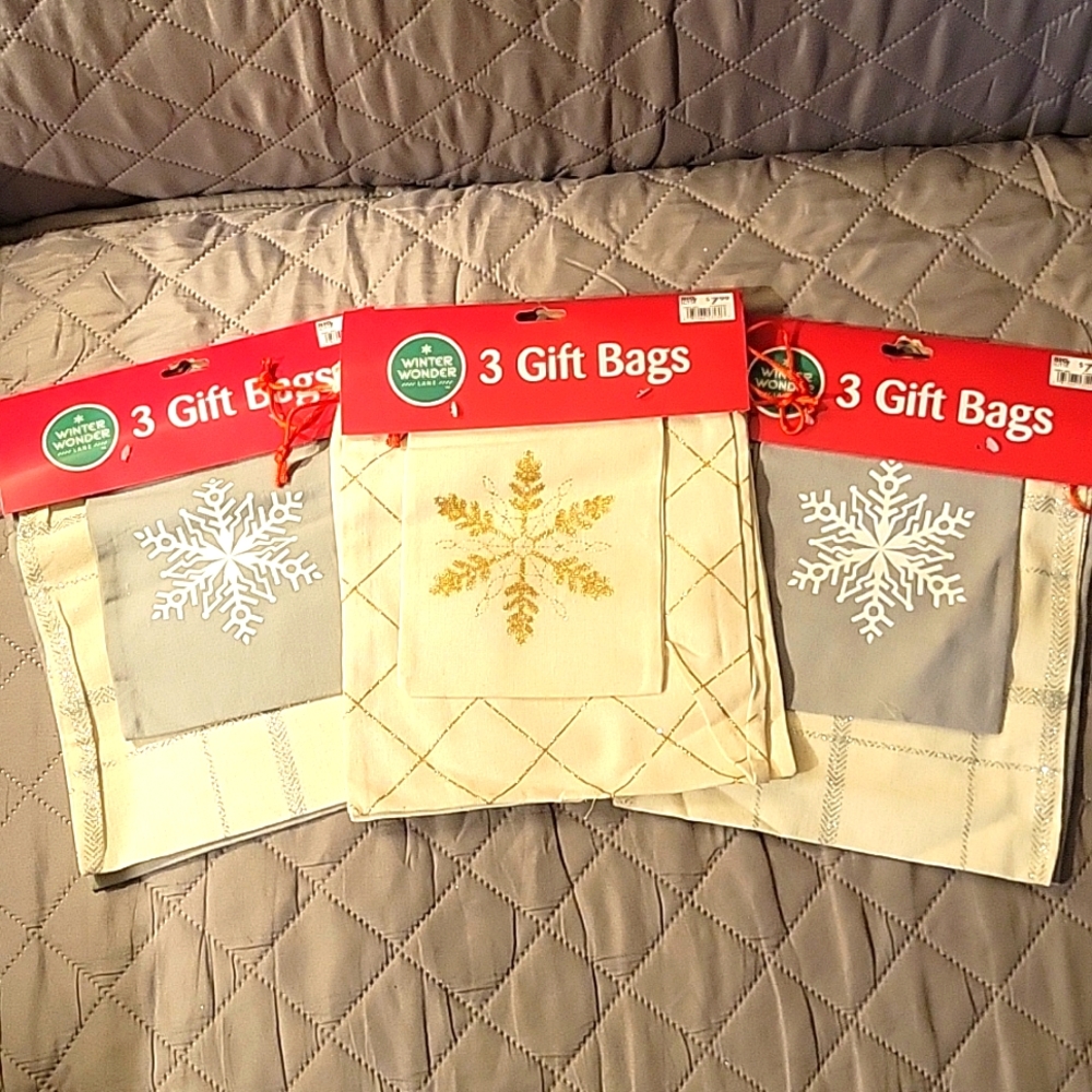 Bundle of gift bags